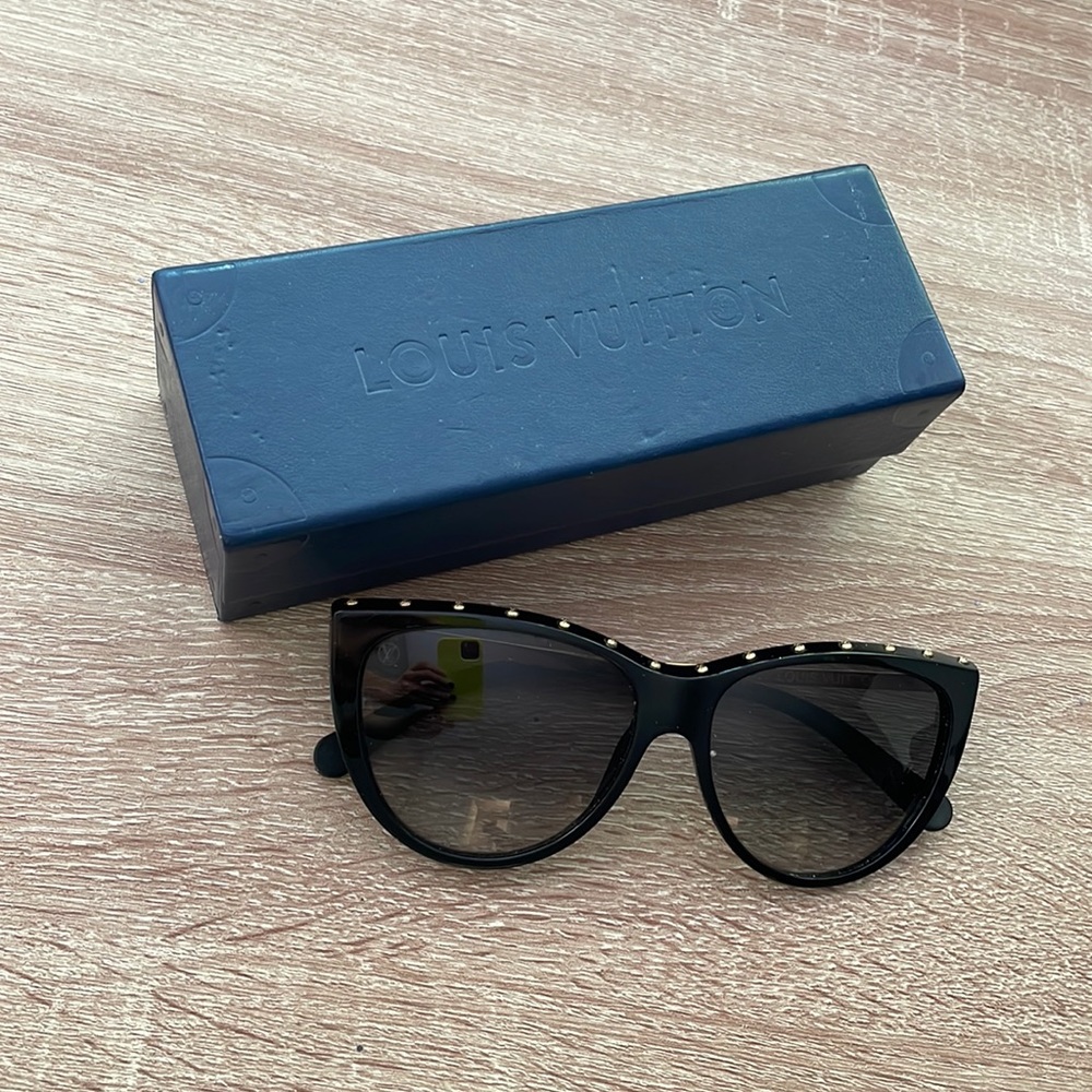 Women’s Black and Gold Sunglasses